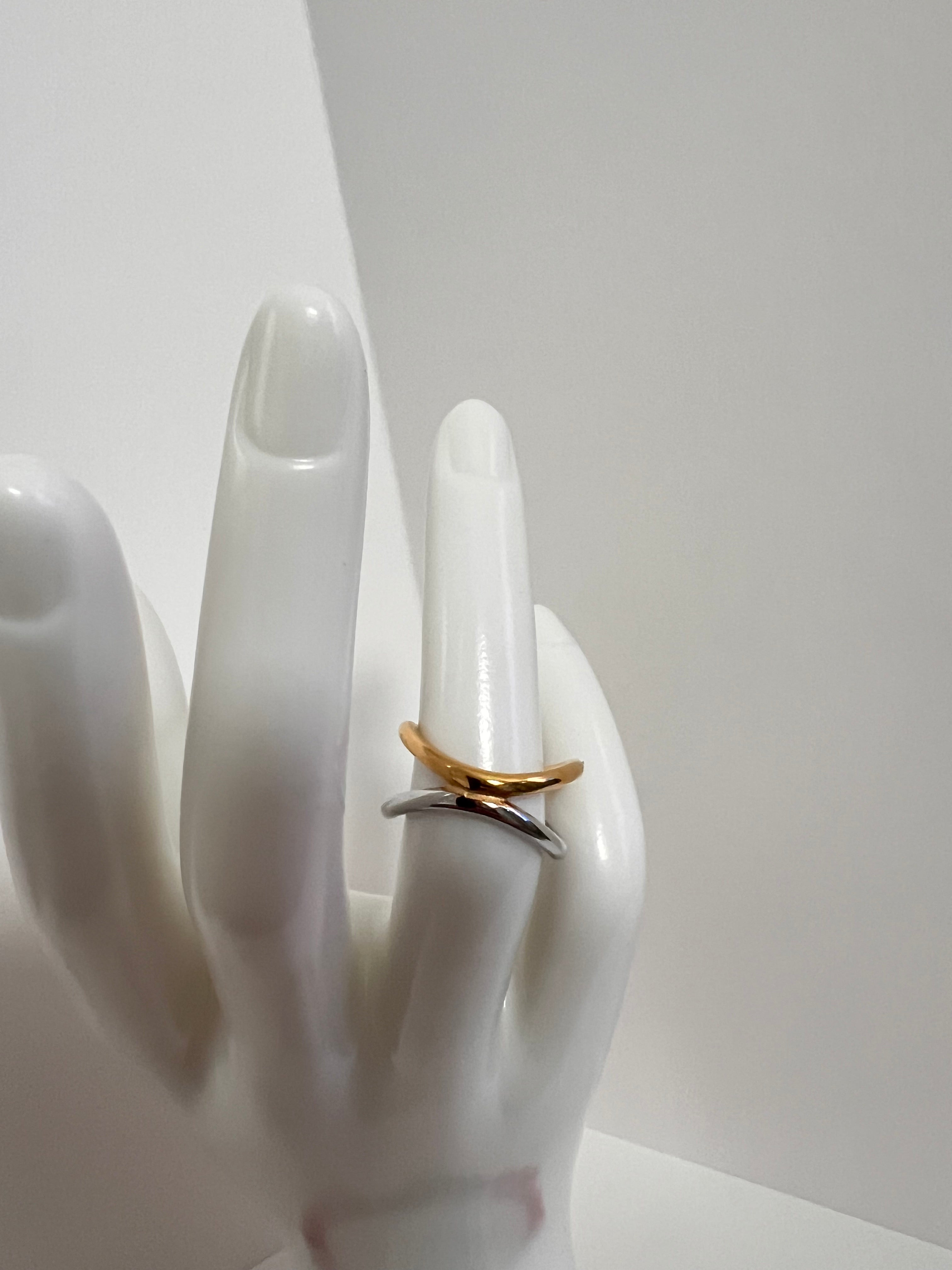 Two-Tone Crossover Ring