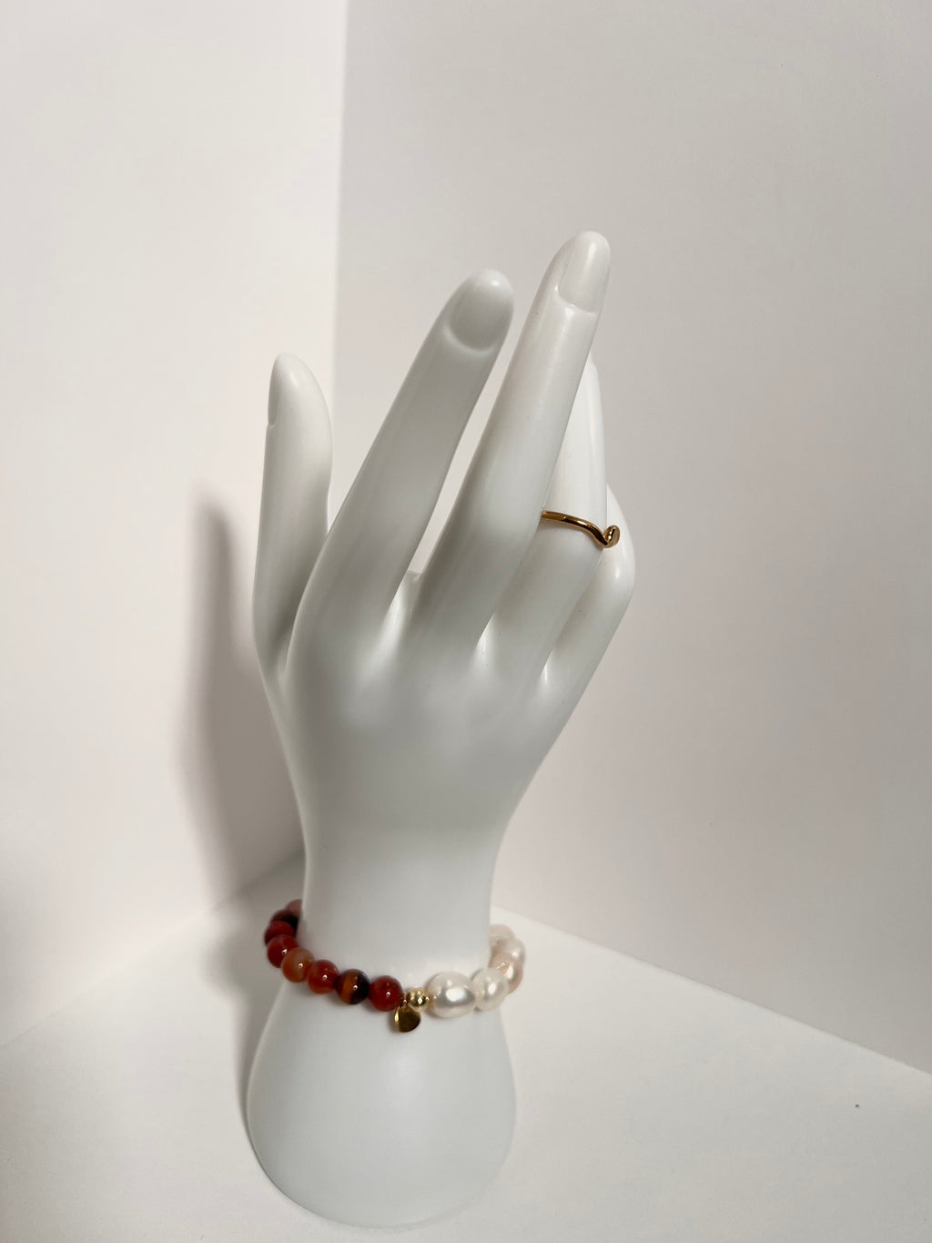 A touch of autumn pearly elegance.